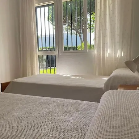 En Con Piscina, Aire Acondicionado Y Wifi