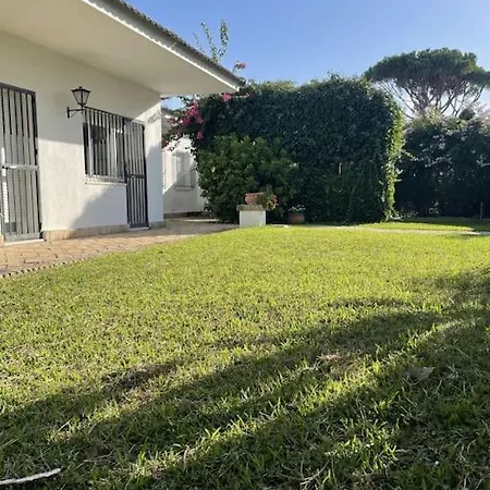 En Con Piscina, Aire Acondicionado Y Wifi Roche